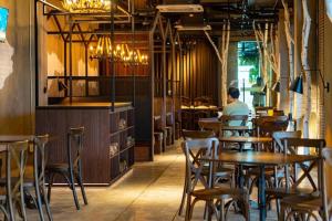 Restavracija oz. druge možnosti za prehrano v nastanitvi J PLACE HOTEL
