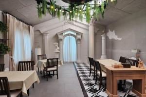 Predel za sedenje v nastanitvi J PLACE HOTEL