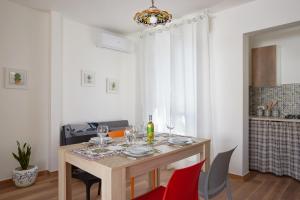 Kép Villa Dema, sea front & beach 20 mt szállásáról Santa Maria Del Focallóban a galériában