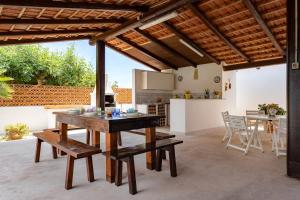 Kép Villa Dema, sea front & beach 20 mt szállásáról Santa Maria Del Focallóban a galériában