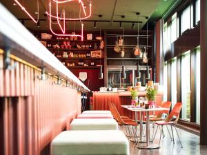 Predel za sedenje v nastanitvi 25hours Hotel Zürich West