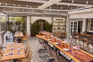 Bebidas em The Leta Santa Barbara Goleta, Tapestry Collection by Hilton