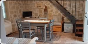 Μια τηλεόραση ή/και κέντρο ψυχαγωγίας στο casale delle rondini +14 φωτογραφίες