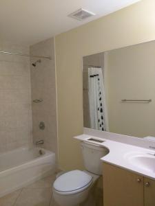 Et badeværelse på Miami Coral Gables Apartment