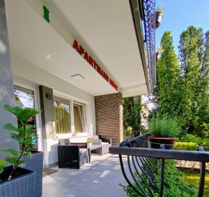 A garden outside Hévíz Apartman Hévíz