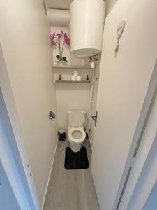 Ένα μπάνιο στο Loft BENUB SERENITY