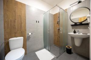 Koupelna v ubytování Hotel THT + 30 fotografií