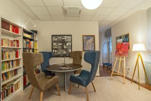 Die Bibliothek im Hotel