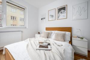 Posteľ alebo postele v izbe v ubytovaní Prague Days - Bright Apartment - Balcony - Private Parking