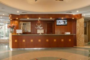 Hol lub recepcja w obiekcie Bellamar Hotel Beach & Spa