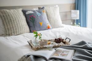 Gallery image of The Atelier Apartment in Kingsbridge