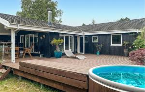 Zahrada ubytování 4 Bedroom Beautiful Home In Ebeltoft + 8 fotografií