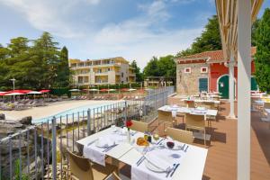 Bazén v ubytovaní Residence Garden Istra Plava Laguna alebo v jeho blízkosti