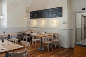 Restaurace v ubytování Dům Hostů Klášter Broumov + 37 fotografií