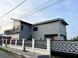 Gedung tempat vila berlokasi