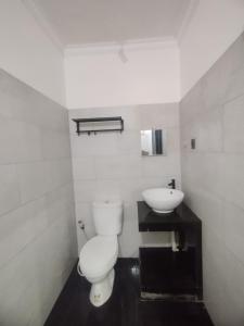 Kamar mandi di Villa Cassandra
