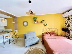 Postel nebo postele na pokoji v ubytování Studio Terrasse & Parking gratuit en residence