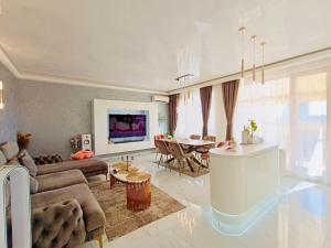 Μια τηλεόραση ή/και κέντρο ψυχαγωγίας στο Spacious Prestige Penthouse