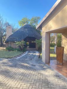 Tòa nhà nơi căn hộ tọa lạc