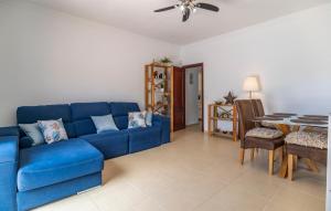 Χώρος καθιστικού στο Awesome Home In Chiclana De La Fronter