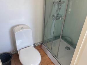 Koupelna v ubytování Kapelludden Östra Öland