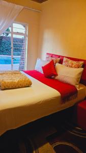 Uma cama ou camas num quarto em Goodlife guest house in klerksdorp