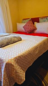 Uma cama ou camas num quarto em Goodlife guest house in klerksdorp