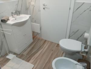 Koupelna v ubytování NIU Rooms