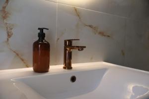 Ένα μπάνιο στο Adriatique Premium Studio - Central location with a View