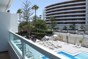 The swimming pool at or close to Apartamentos Fayna
