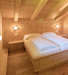 Katil atau katil-katil dalam bilik di Brugghof Apartment Brugg