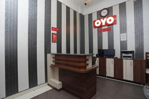 TV a/nebo společenská místnost v ubytování Super Hotel O Subhadra Residency