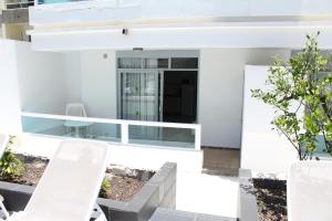 A balcony or terrace at Apartamentos Fayna