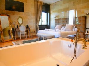 Château Camiac客房内的一张或多张床位