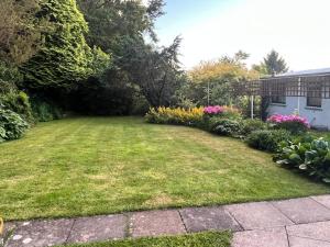 Vườn quanh The 'SHED' Log Cabin, Bishop Sutton