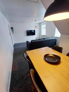 TV a/nebo společenská místnost v ubytování Cozy 1 bedroom apartment A