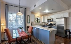 Mynd úr myndasafni af New The Grasshopper with Balcony, Heart of Sedona í Sedona