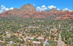 Mynd úr myndasafni af New The Grasshopper with Balcony, Heart of Sedona í Sedona