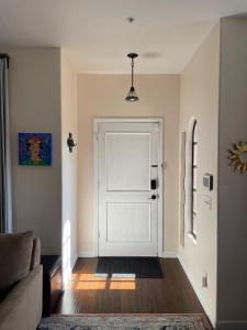 Mynd úr myndasafni af New The Grasshopper with Balcony, Heart of Sedona í Sedona
