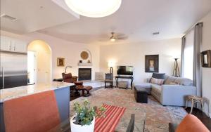 Mynd úr myndasafni af New The Grasshopper with Balcony, Heart of Sedona í Sedona