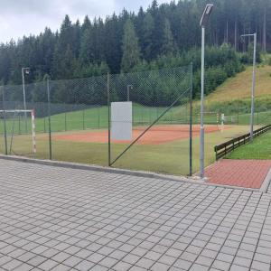 Tenis a/nebo squash v ubytování Apartmány u Ivanky, Polanský dvůr 1149 nebo okolí