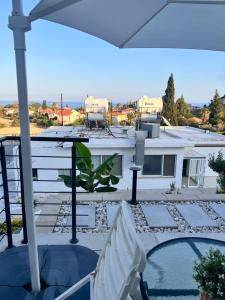 Balkón nebo terasa v ubytování Pissouri Image