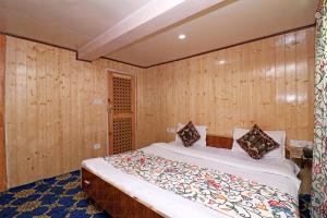 Hotel Bright Palace客房内的一张或多张床位