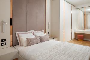 Skylark Central Aparthotel客房内的一张或多张床位