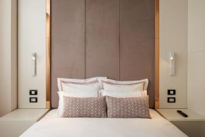 Skylark Central Aparthotel客房内的一张或多张床位