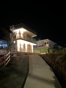 Zgradba, v kateri se nahaja apartma