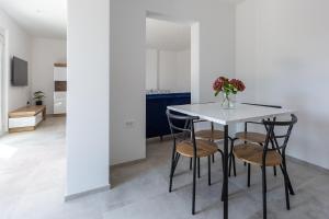 Μια τηλεόραση ή/και κέντρο ψυχαγωγίας στο Studio Oljka