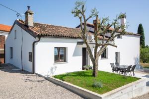 Το κτήριο όπου στεγάζεται  το διαμέρισμα