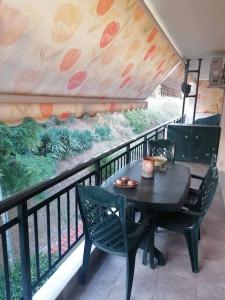 Un balcon sau o terasă la Two-bedroom luxury apartment
