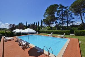 The swimming pool at or close to Tenuta Santa Colomba - Happy Rentals
